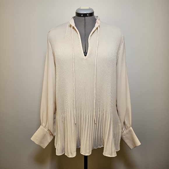 👍NWOT H&M cream white long sleeve pleated chiffon loose fit shirt top sz M US. - Picture 2 of 8